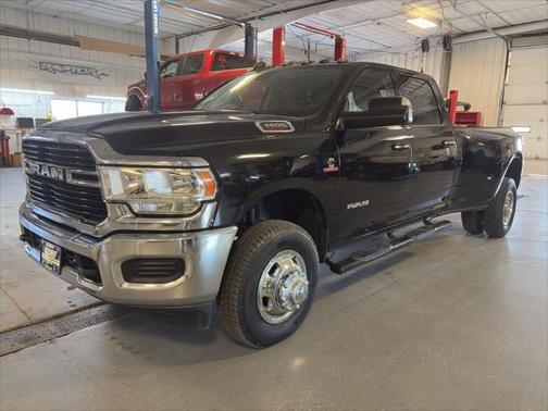 2019 RAM 3500 Big Horn Crew Cab 4x4 8' Box