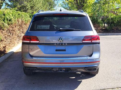 Platinum Gray Metallic 2023 Volkswagen Atlas 3.6L SEL