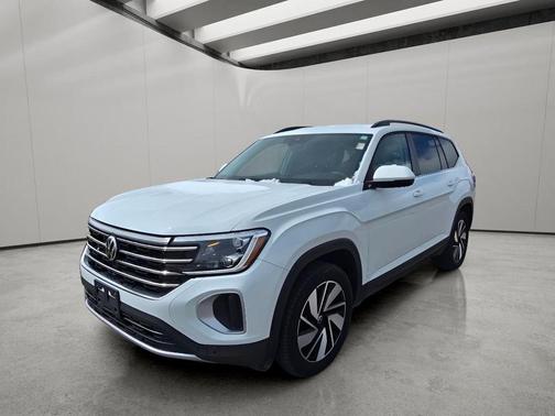 Deep Black Pearl 2025 Volkswagen Atlas 2.0T SE w/Technology 4MOTION