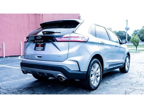 2022 Ford Edge Titanium
