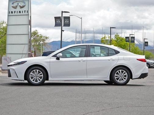 Ice Cap 2025 Toyota Camry XSE