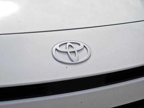 Ice Cap 2025 Toyota Camry XSE