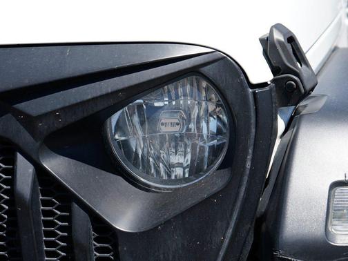 Bright White Clearcoat 2021 Jeep Wrangler Unlimited Sport