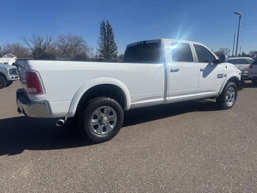 2018 RAM 2500 Laramie Crew Cab 4x4 8' Box