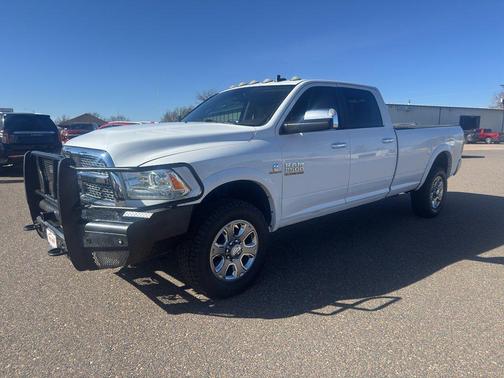 2018 RAM 2500 Laramie Crew Cab 4x4 8' Box