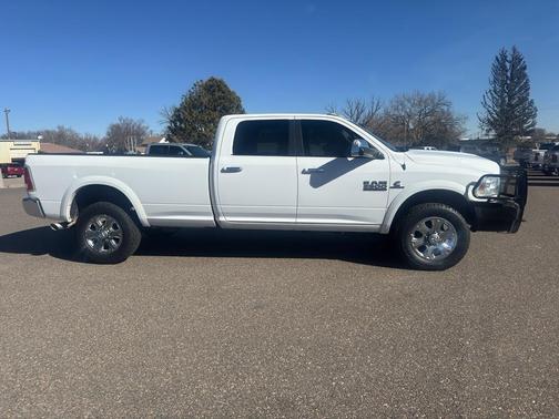 2018 RAM 2500 Laramie Crew Cab 4x4 8' Box