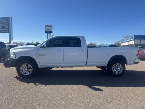 2018 RAM 2500 Laramie Crew Cab 4x4 8' Box