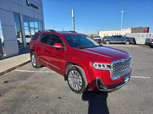 2023 GMC Acadia Denali