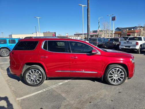 2023 GMC Acadia Denali