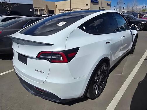 2022 Tesla Model Y Performance Dual Motor All-Wheel Drive