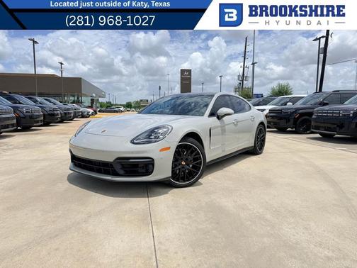 Black 2023 Porsche Panamera 4