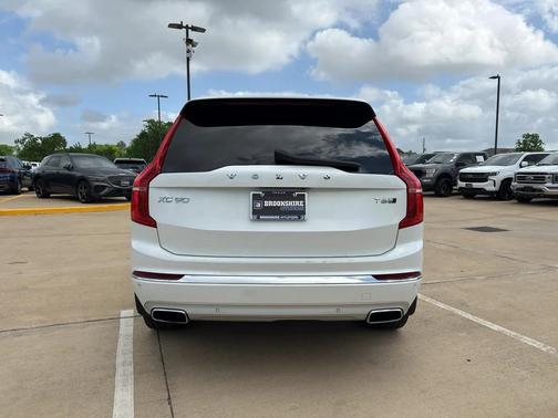 Crystal White Metallic 2020 Volvo XC90 T6 Inscription