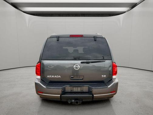 Smoke 2010 Nissan Armada SE
