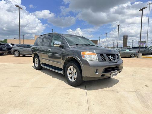 Smoke 2010 Nissan Armada SE