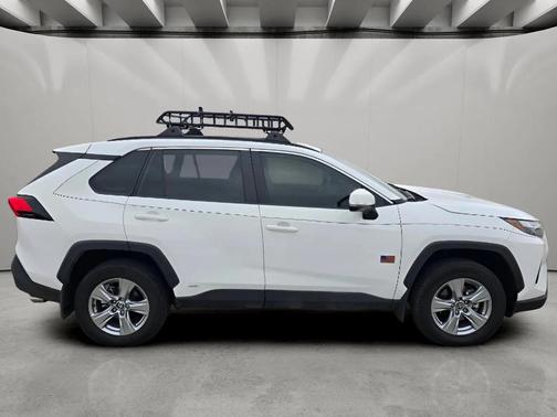 Ice Cap 2024 Toyota RAV4 Hybrid XLE