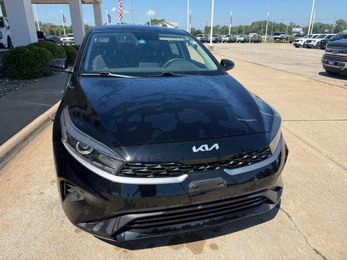 Aurora Black 2022 Kia Forte FE
