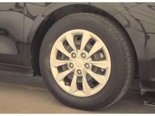 Aurora Black 2022 Kia Forte FE
