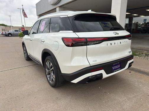 Majestic White 2025 INFINITI QX60 Luxe