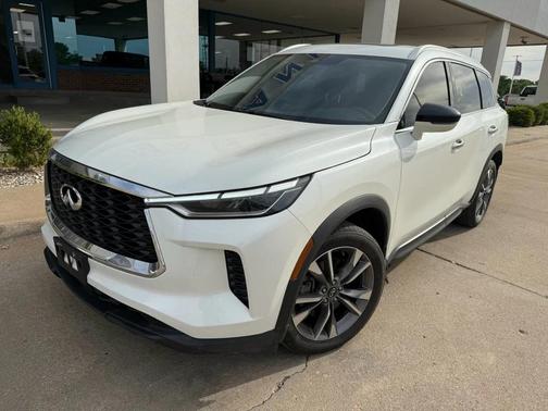 Majestic White 2025 INFINITI QX60 Luxe