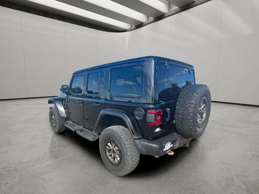 Black Clearcoat 2023 Jeep Wrangler Rubicon 392