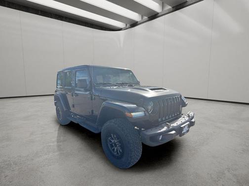 Black Clearcoat 2023 Jeep Wrangler Rubicon 392