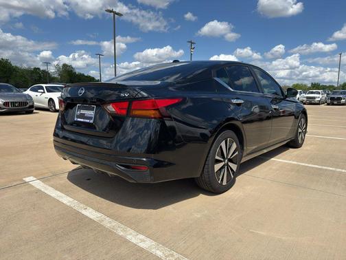 Super Black 2021 Nissan Altima 2.5 SV