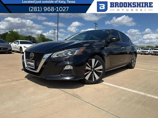Super Black 2021 Nissan Altima 2.5 SV