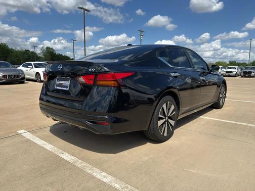 Super Black 2021 Nissan Altima 2.5 SV