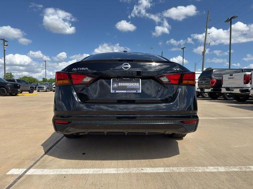 Super Black 2021 Nissan Altima 2.5 SV