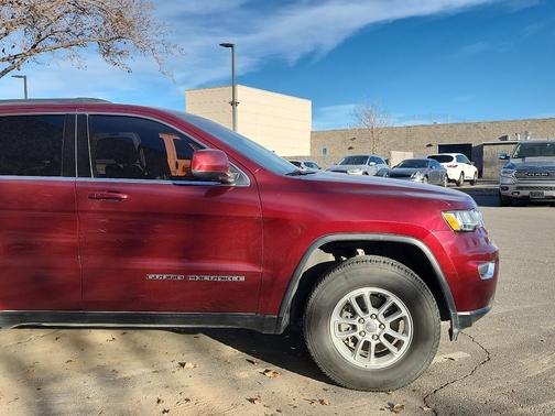 2019 Jeep Grand Cherokee Laredo