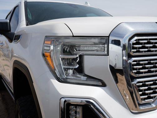 White Frost Tricoat 2019 GMC Sierra 1500 Denali
