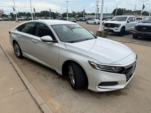 Platinum White Pearl 2019 Honda Accord LX