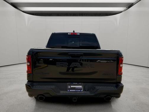Diamond Black Crystal Pearlcoat 2026 RAM 1500 Lone Star