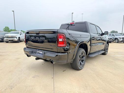 Diamond Black Crystal Pearlcoat 2026 RAM 1500 Lone Star