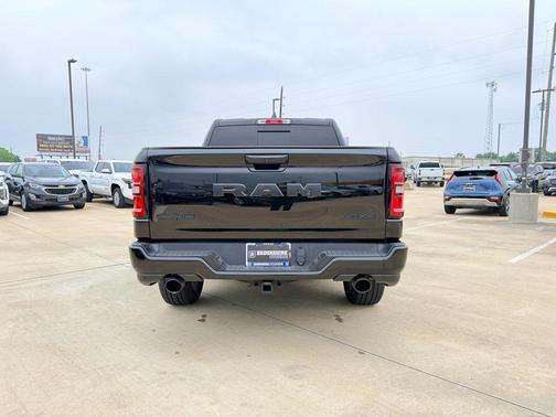 Diamond Black Crystal Pearlcoat 2026 RAM 1500 Lone Star