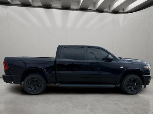 Diamond Black Crystal Pearlcoat 2026 RAM 1500 Lone Star