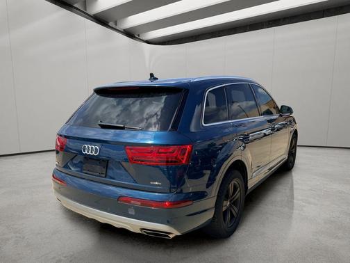 Blue 2018 Audi Q7 2.0T Premium Plus