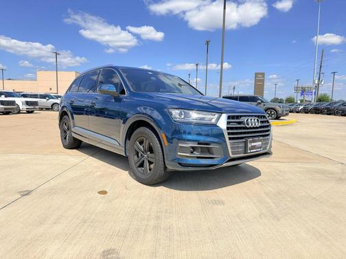 Blue 2018 Audi Q7 2.0T Premium Plus