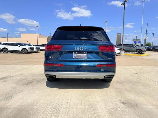 Blue 2018 Audi Q7 2.0T Premium Plus