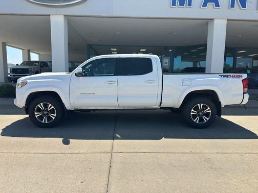 Alpine White 2017 Toyota Tacoma TRD Off Road