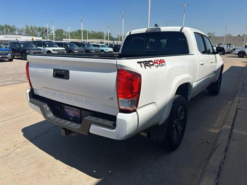 Alpine White 2017 Toyota Tacoma TRD Off Road