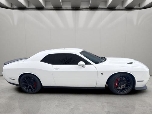 Bright White Clearcoat 2016 Dodge Challenger SRT Hellcat