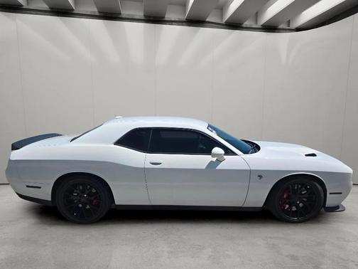 Bright White Clearcoat 2016 Dodge Challenger SRT Hellcat