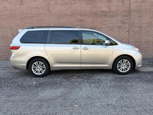 2015 Toyota Sienna XLE Premium