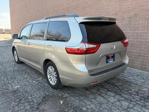 2015 Toyota Sienna XLE Premium