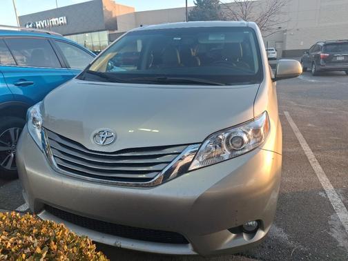 2015 Toyota Sienna XLE Premium