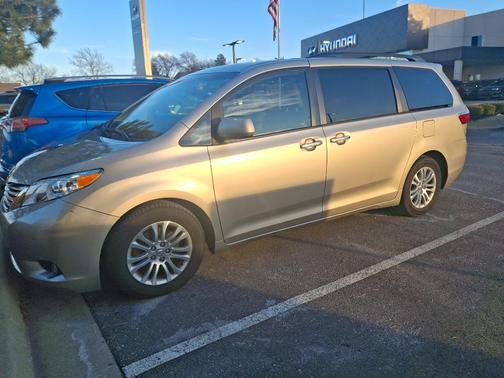 2015 Toyota Sienna XLE Premium