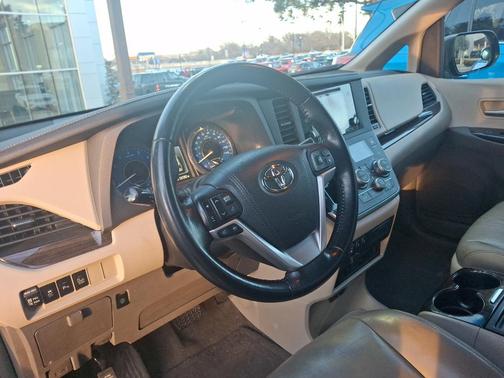 2015 Toyota Sienna XLE Premium