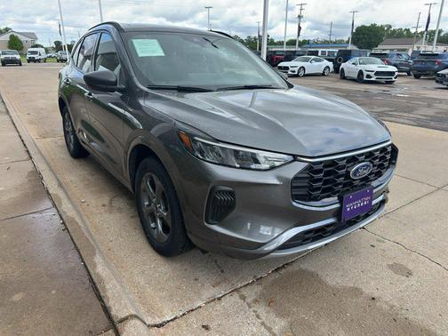 CARBONIZED GRAY METALLIC 2024 Ford Escape ST-Line