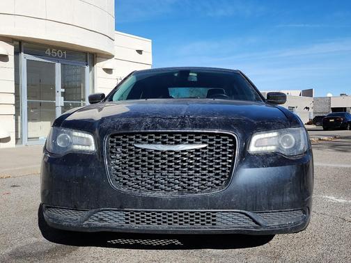 2018 Chrysler 300 Touring